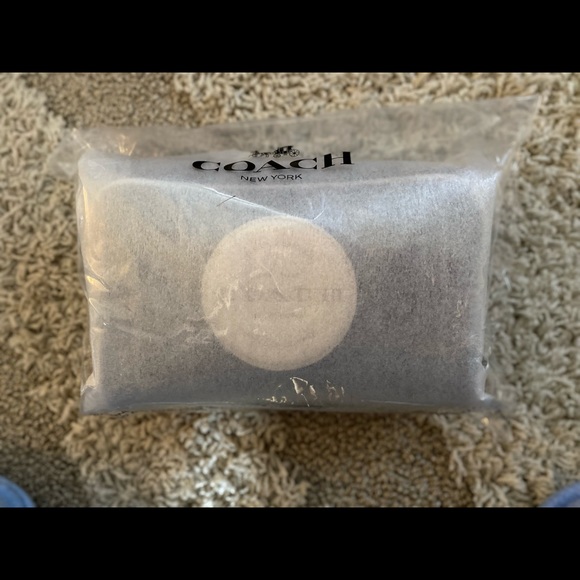 COACH MAKEUP BAG/LARGE WRISTLET, NWT!!! - Picture 6 of 6